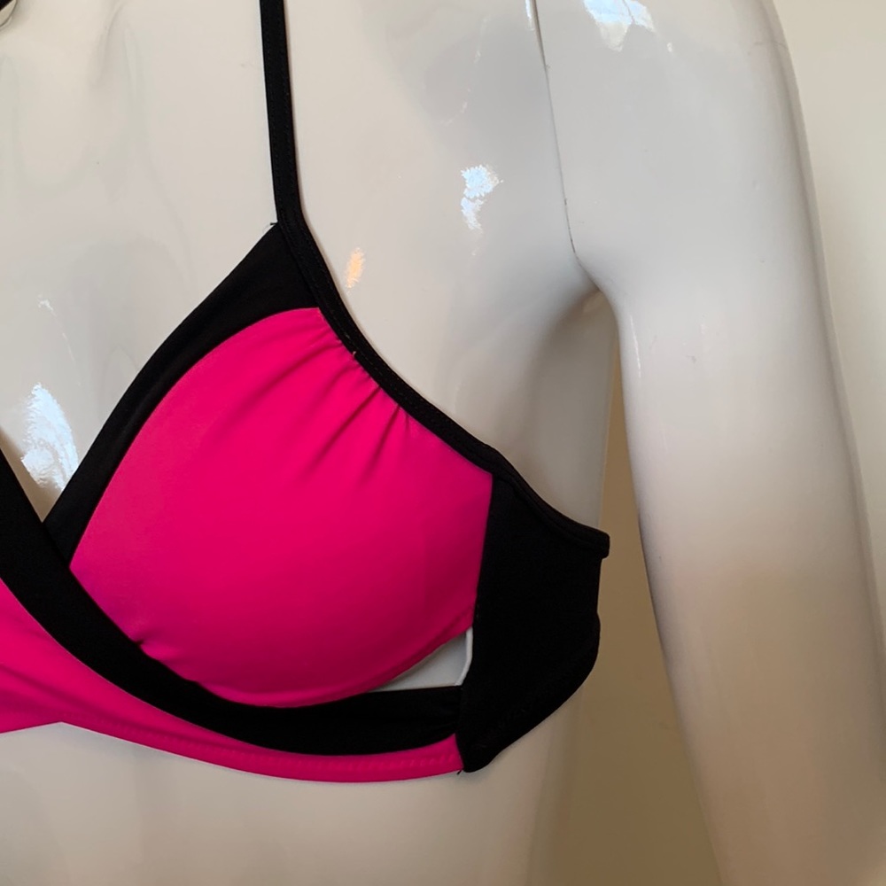 EUC PINK Victoria’s Secret Criss Cross Bikini Top • Size XS - Picture 3 of 11